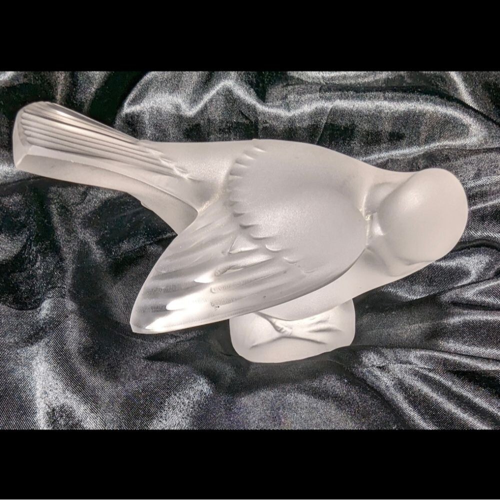Vintage Signed Lalique (France) Crystal Swallow 1980